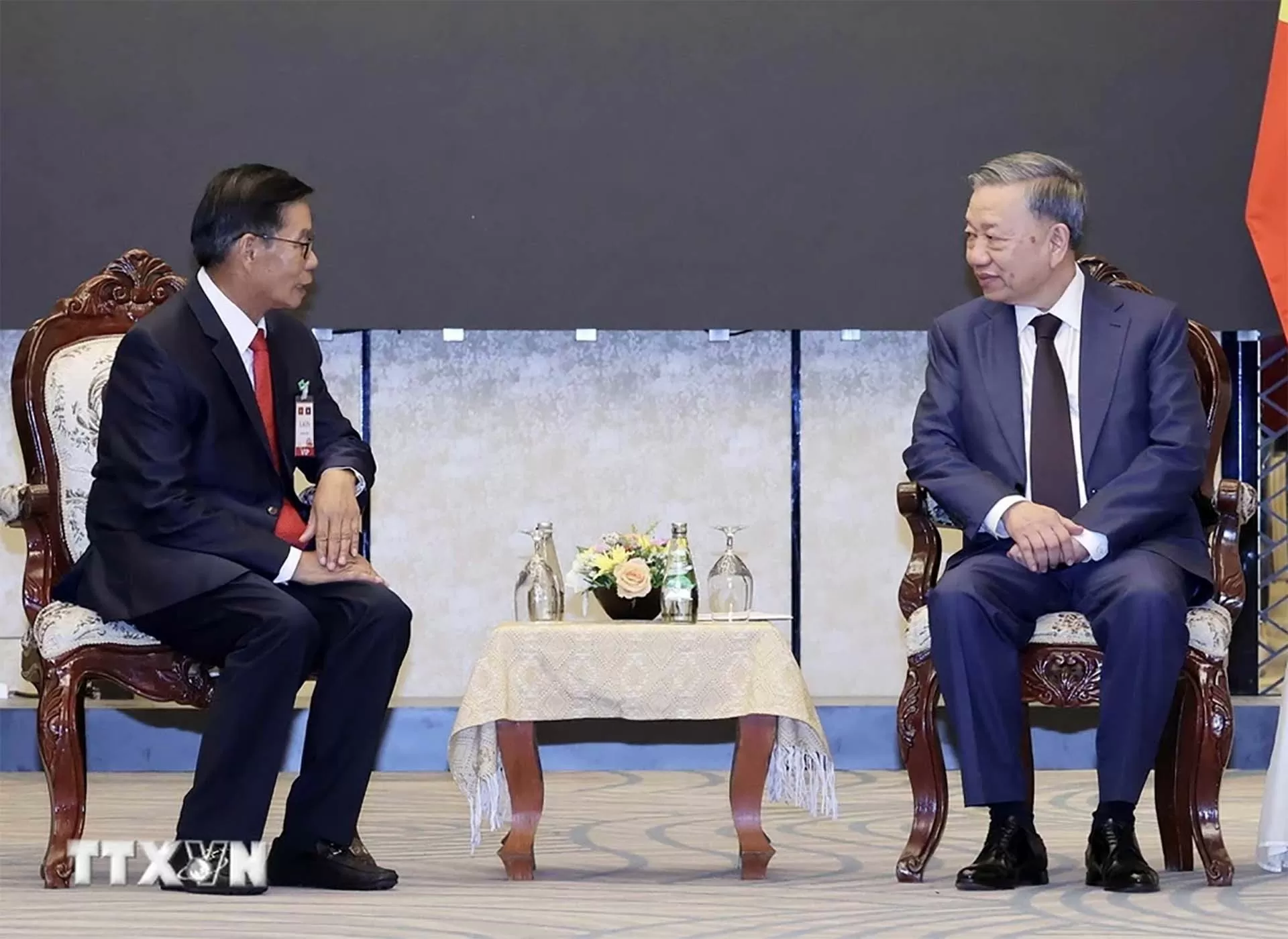 Đẩy mạnh tuyên truyền trong các tầng lớp nhân dân về truyền thống lịch sử của quan hệ đặc biệt Việt Nam-Lào Đẩy mạnh tuyên truyền trong các tầng lớp nhân dân về truyền thống lịch sử của quan hệ đặc biệt Việt Nam-Lào