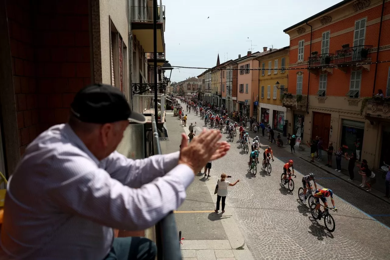 Những khung hình ấn tượng của giải đua xe đạp Tour de France Những khung hình ấn tượng của giải đua xe đạp Tour de France