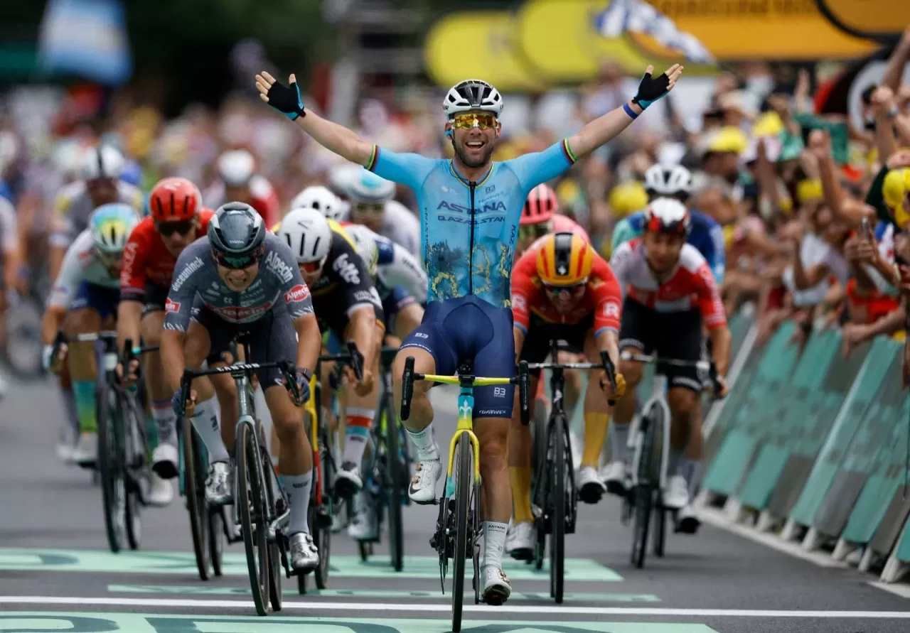 Những khung hình ấn tượng của giải đua xe đạp Tour de France Những khung hình ấn tượng của giải đua xe đạp Tour de France