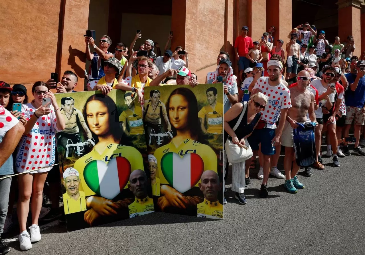 Những khung hình ấn tượng của giải đua xe đạp Tour de France Những khung hình ấn tượng của giải đua xe đạp Tour de France