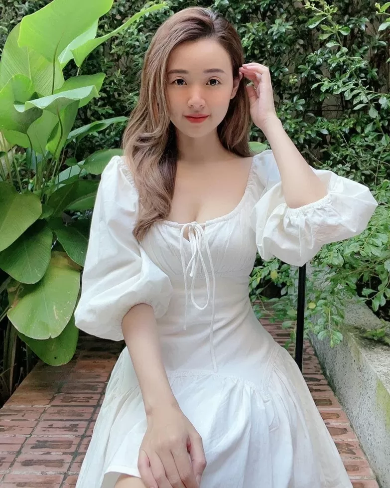 Sau đám cưới, Midu yêu thích những mẫu đầm tôn vai gầy, dáng mảnh mai Sau đám cưới, Midu yêu thích những mẫu đầm tôn vai gầy, dáng mảnh mai