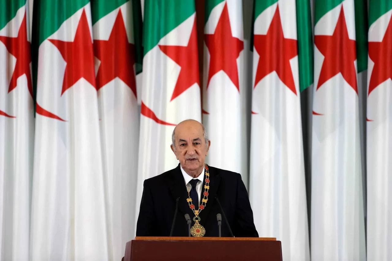 Tổng thống đương nhiệm Algeria tranh cử nhiệm kỳ hai Tổng thống đương nhiệm Algeria tranh cử nhiệm kỳ hai