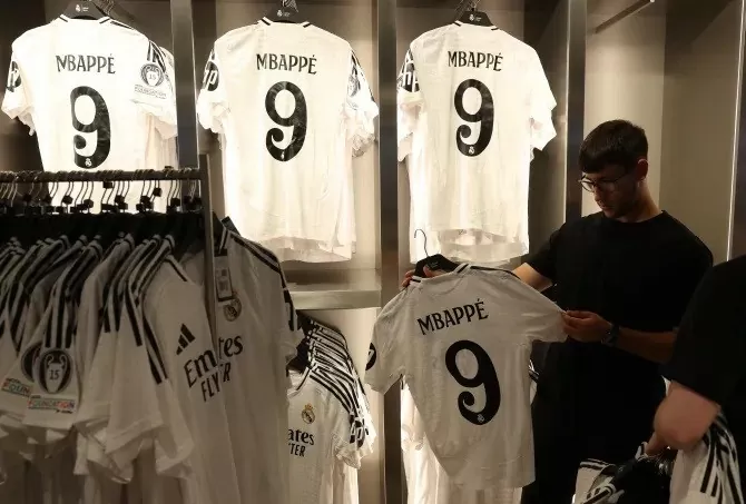 Chưa ra mắt, Mbappe phá kỷ lục về bán áo đấu tại Real Madrid Chưa ra mắt, Mbappe phá kỷ lục về bán áo đấu tại Real Madrid
