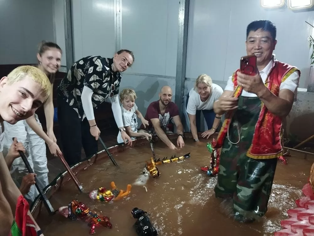 Rối nước thu hút khách quốc tế tại Lễ hội mùa Hè Nhật Bản tại Hà Nội Rối nước thu hút khách quốc tế tại Lễ hội mùa Hè Nhật Bản tại Hà Nội