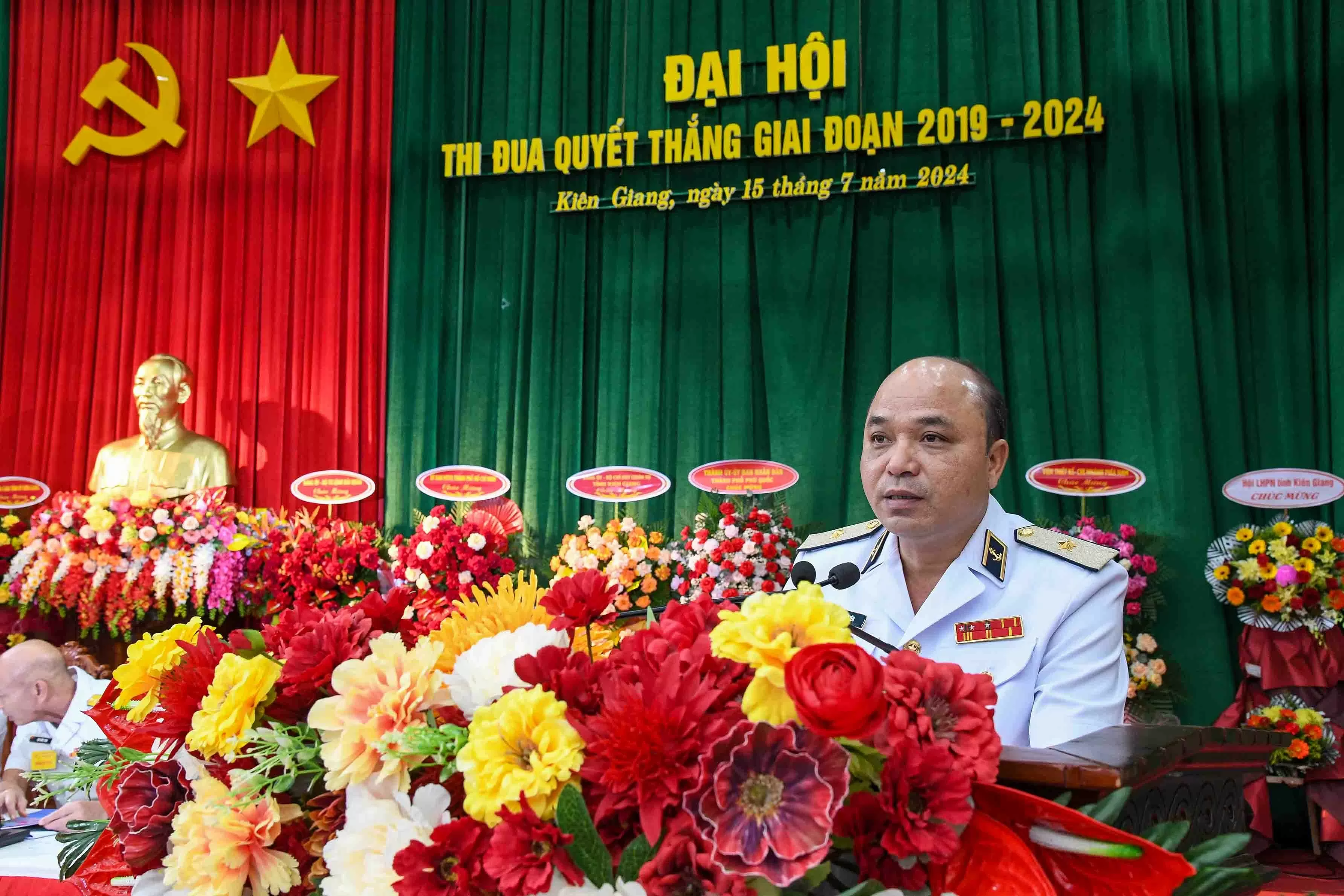 Chuẩn Đô đốc Đỗ Văn Yên phát biểu. (Ảnh: Văn Định) Chuẩn Đô đốc Đỗ Văn Yên phát biểu. (Ảnh: Văn Định)