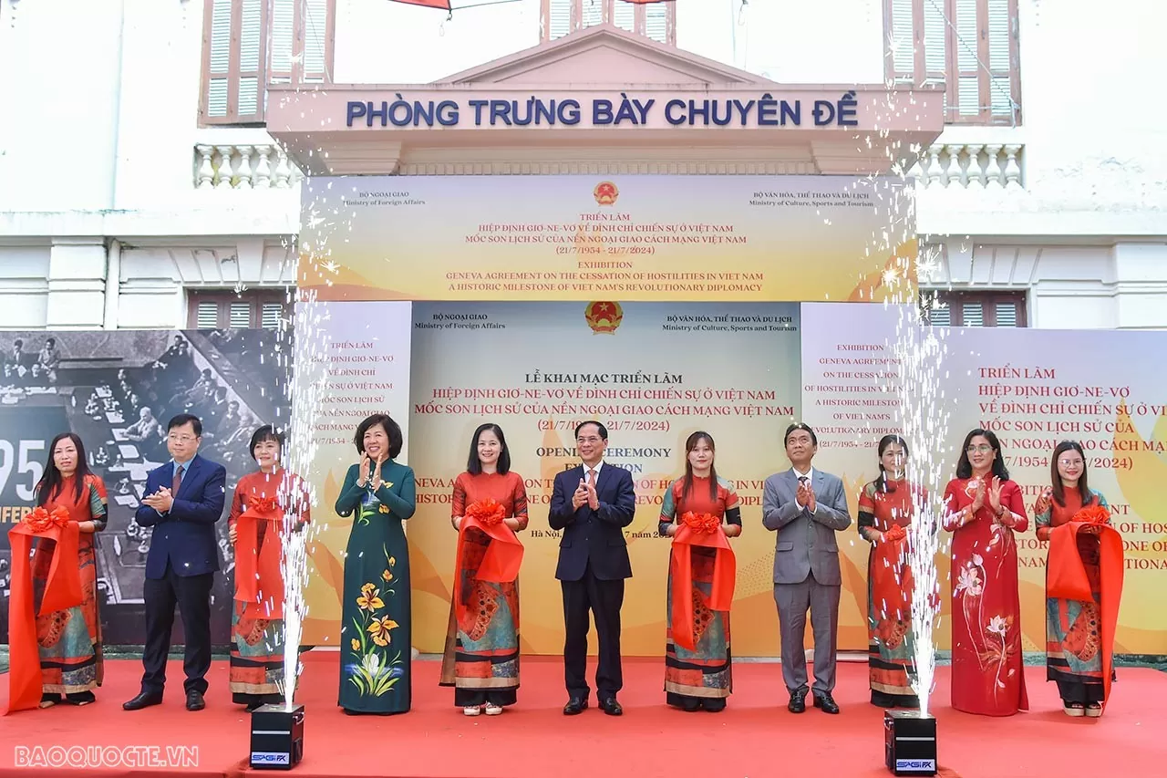 Triển lãm ‘Hiệp định Geneve về đình chỉ chiến sự ở Việt Nam-Mốc son lịch sử của nền Ngoại giao cách mạng Việt Nam’ Khai mạc Triển lãm ‘Hiệp định Geneva về đình chỉ chiến sự ở Việt Nam-Mốc son lịch sử của nền Ngoại giao cách mạng Việt Nam’