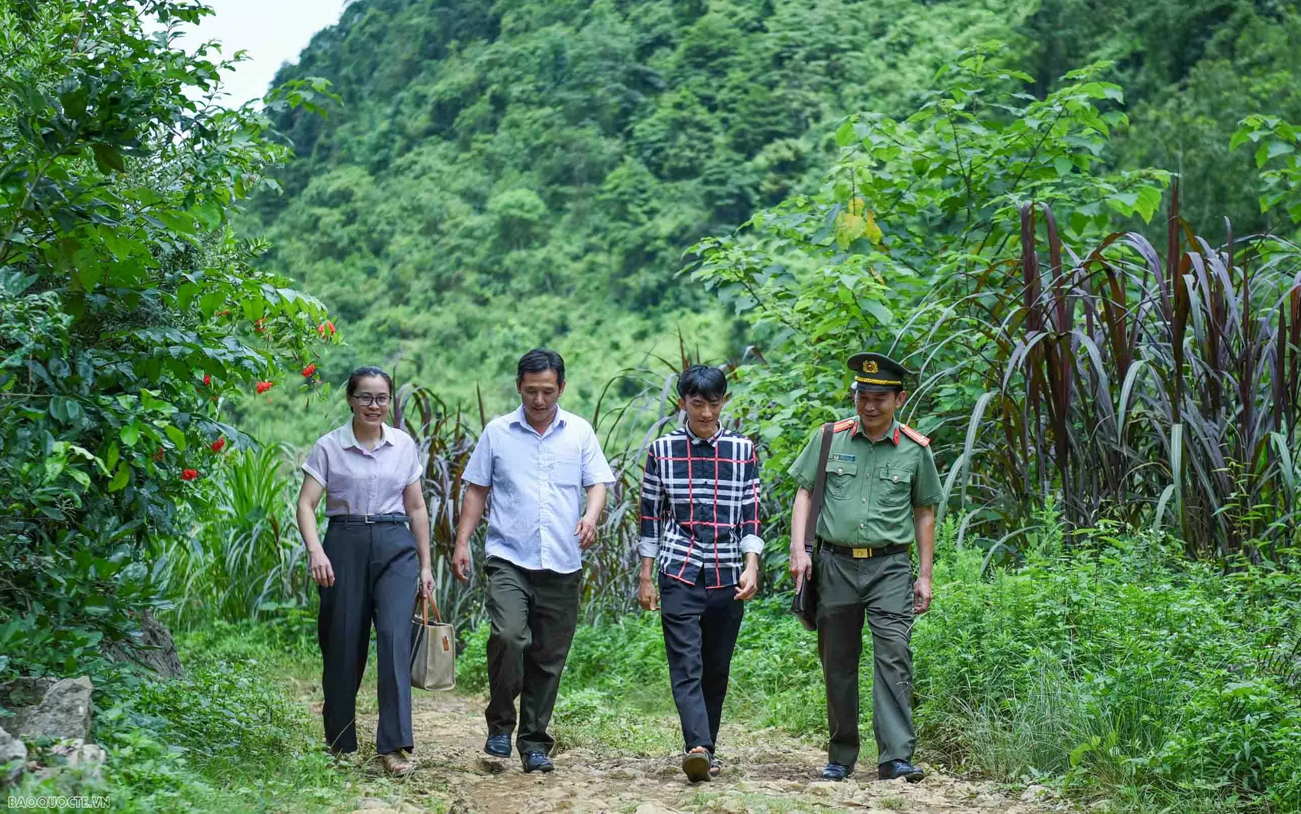 Bài 2: Chính sách nhân văn và thiết thực Bài 2: Chính sách nhân văn và thiết thực