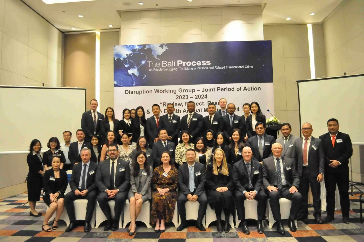 Tham dự các sự kiện này có gần 60 đại biểu đến từ các quốc gia thành viên của Nhóm làm việc (Việt Nam, New Zealand, Thái Lan, Malaysia, Sri Lanka, Philippines, Australia, Indonesia, Maldives,...) cùng đại diện Tổ chức Di cư quốc tế (IOM). (Ảnh: Xuân Sơn) Tham dự các sự kiện này có gần 60 đại biểu đến từ các quốc gia thành viên của Nhóm làm việc (Việt Nam, New Zealand, Thái Lan, Malaysia, Sri Lanka, Philippines, Australia, Indonesia, Maldives,...) cùng đại diện Tổ chức Di cư quốc tế (IOM). (Ảnh: Xuân Sơn)