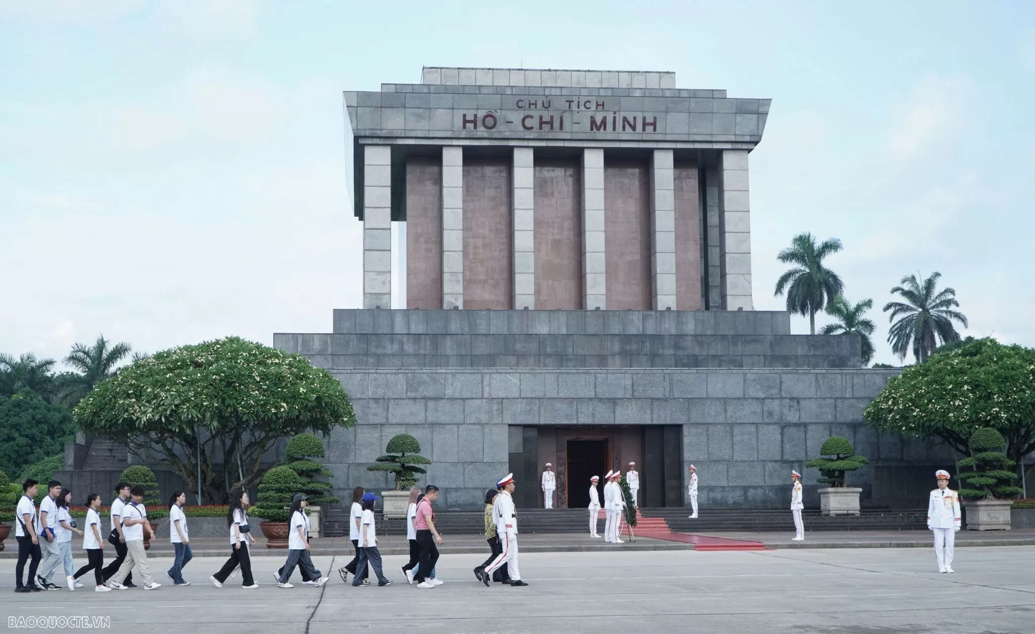 Trại hè Việt Nam 2024: Thanh niên kiều bào bày tỏ lòng biết ơn Chủ tịch Hồ Chí Minh Trại hè Việt Nam 2024: Thanh niên kiều bào bày tỏ lòng biết ơn Chủ tịch Hồ Chí Minh