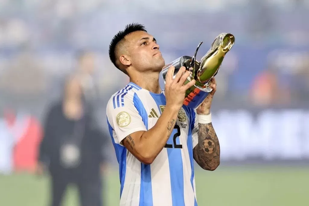 Tiền đạo Argentina Lautaro Martinez lọt top 4 ứng cử viên Quả bóng vàng 2024 Tiền đạo Argentina Lautaro Martinez lọt top 4 ứng cử viên Quả bóng vàng 2024