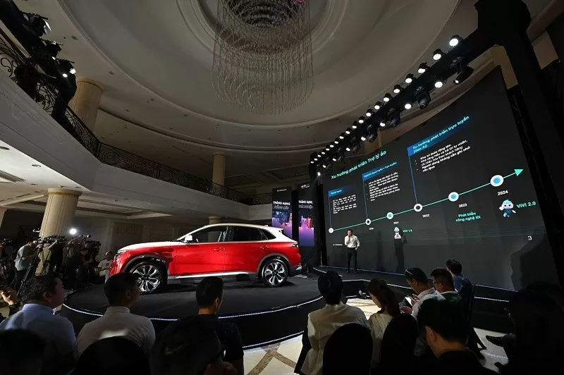 VinFast VF 8 Lux được tích hợp công nghệ AI tạo sinh (Generative AI) vào trợ lý ảo điều khiển bằng giọng nói VinFast VF 8 Lux được tích hợp công nghệ AI tạo sinh (Generative AI) vào trợ lý ảo điều khiển bằng giọng nói