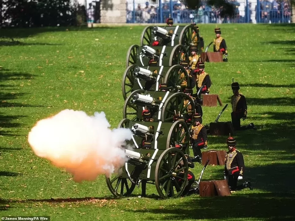 Vua Charles III và Hoàng hậu Camilla dự khai mạc Quốc hội Anh Vua Charles III và Hoàng hậu Camilla dự khai mạc Quốc hội Anh