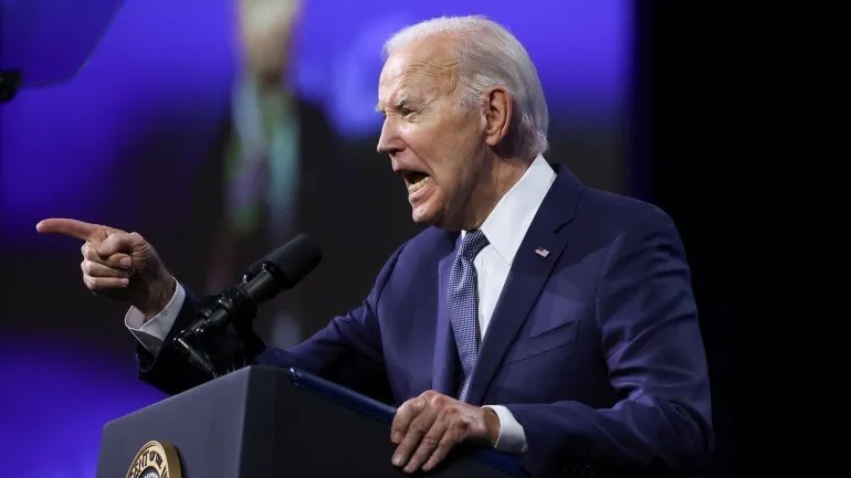 Tổng thống Mỹ Joe Biden mắc Covid-19, lần đầu úp mở về khả năng cân nhắc việc chạy đua vào Nhà Trắng