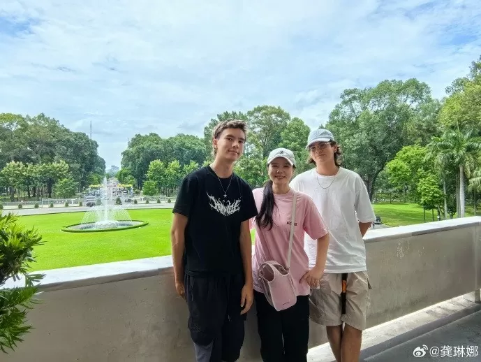 Chi Pu mời mặc áo dài Chi Pu mời mặc áo dài