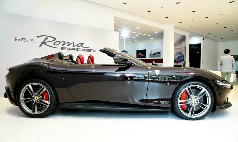 Cận cảnh Ferrari Roma Spider vừa ra mắt tại Việt Nam, giá từ 20 tỷ đồng Cận cảnh Ferrari Roma Spider vừa ra mắt tại Việt Nam, giá từ 20 tỷ đồng