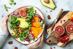 8 bí quyết giúp phụ nữ trẻ hơn, khỏe hơn