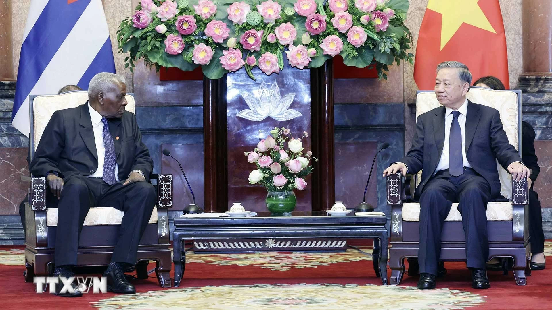 Hành động đa phương, cộng hưởng song phương... vì tương lai Hành động đa phương, cộng hưởng song phương... vì tương lai