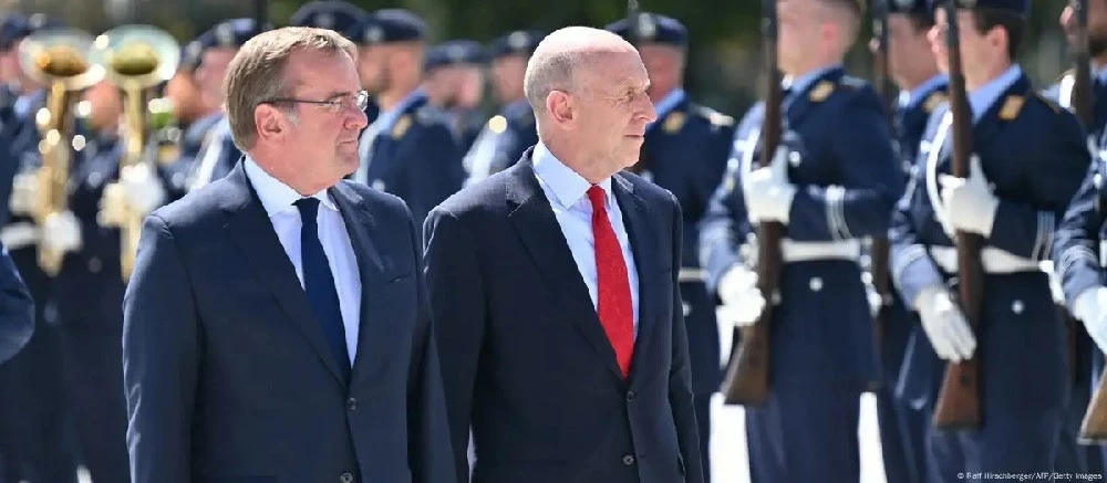 Ký tuyên bố phòng thủ chung với Đức, chính phủ mới của Anh gửi thông điệp rõ ràng tới châu Âu Ký tuyên bố phòng thủ chung với Đức, chính phủ mới của Anh gửi thông điệp rõ ràng tới châu Âu