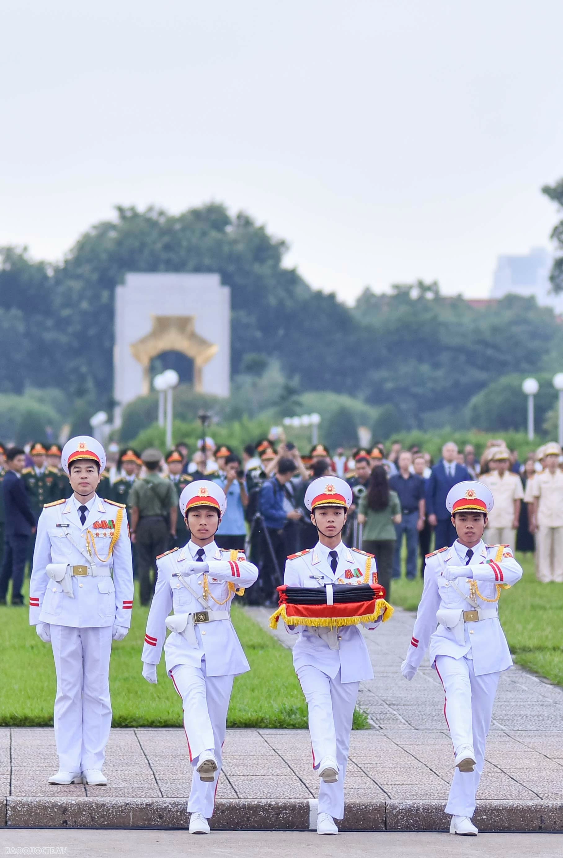Lễ thượng cờ rủ Quốc tang Tổng Bí thư Nguyễn Phú Trọng Lễ thượng cờ rủ Quốc tang Tổng Bí thư Nguyễn Phú Trọng