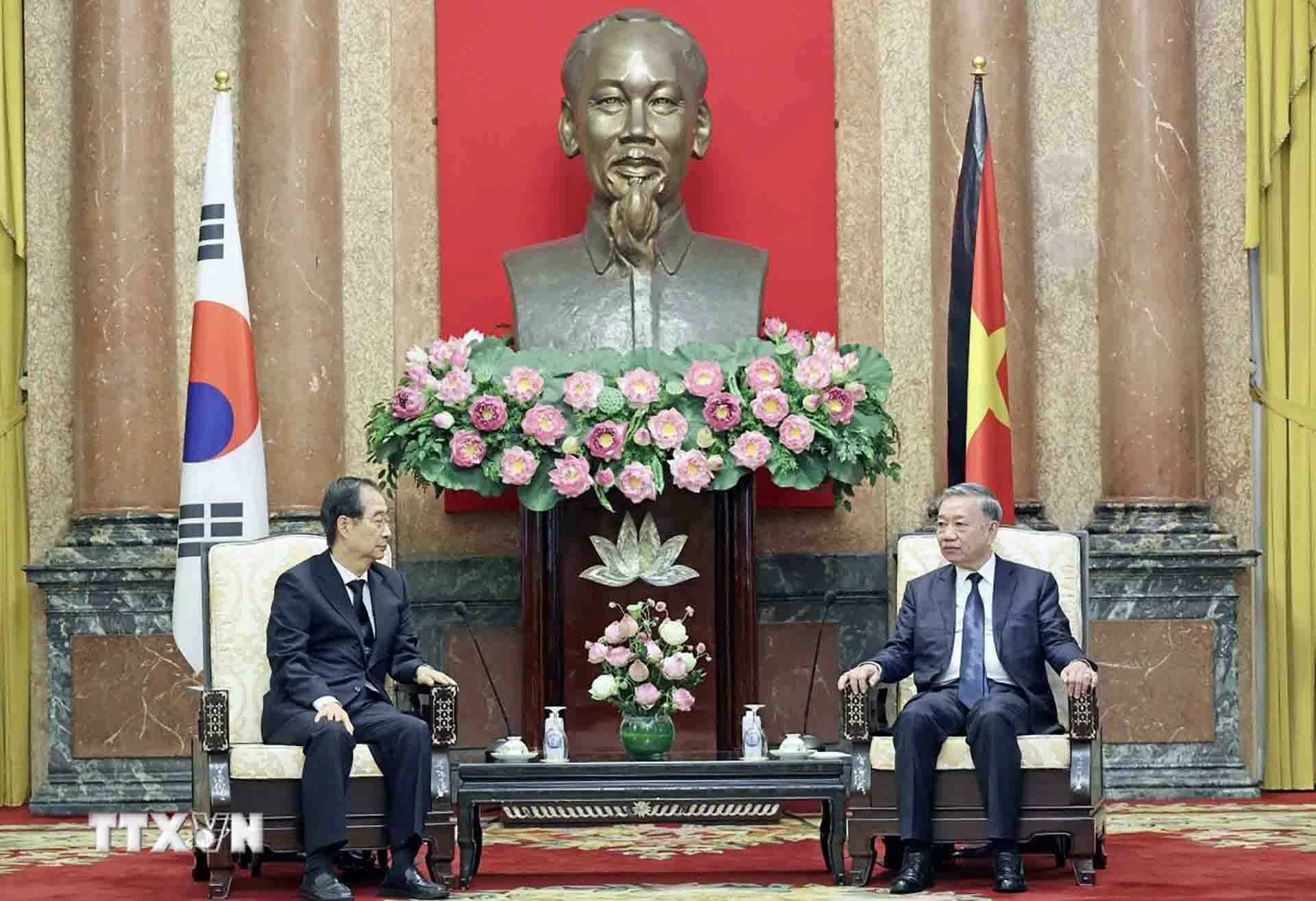 Chủ tịch nước Tô Lâm tiếp Thủ tướng Hàn Quốc Han Duck Soo Chủ tịch nước Tô Lâm tiếp Thủ tướng Hàn Quốc Han Duck Soo