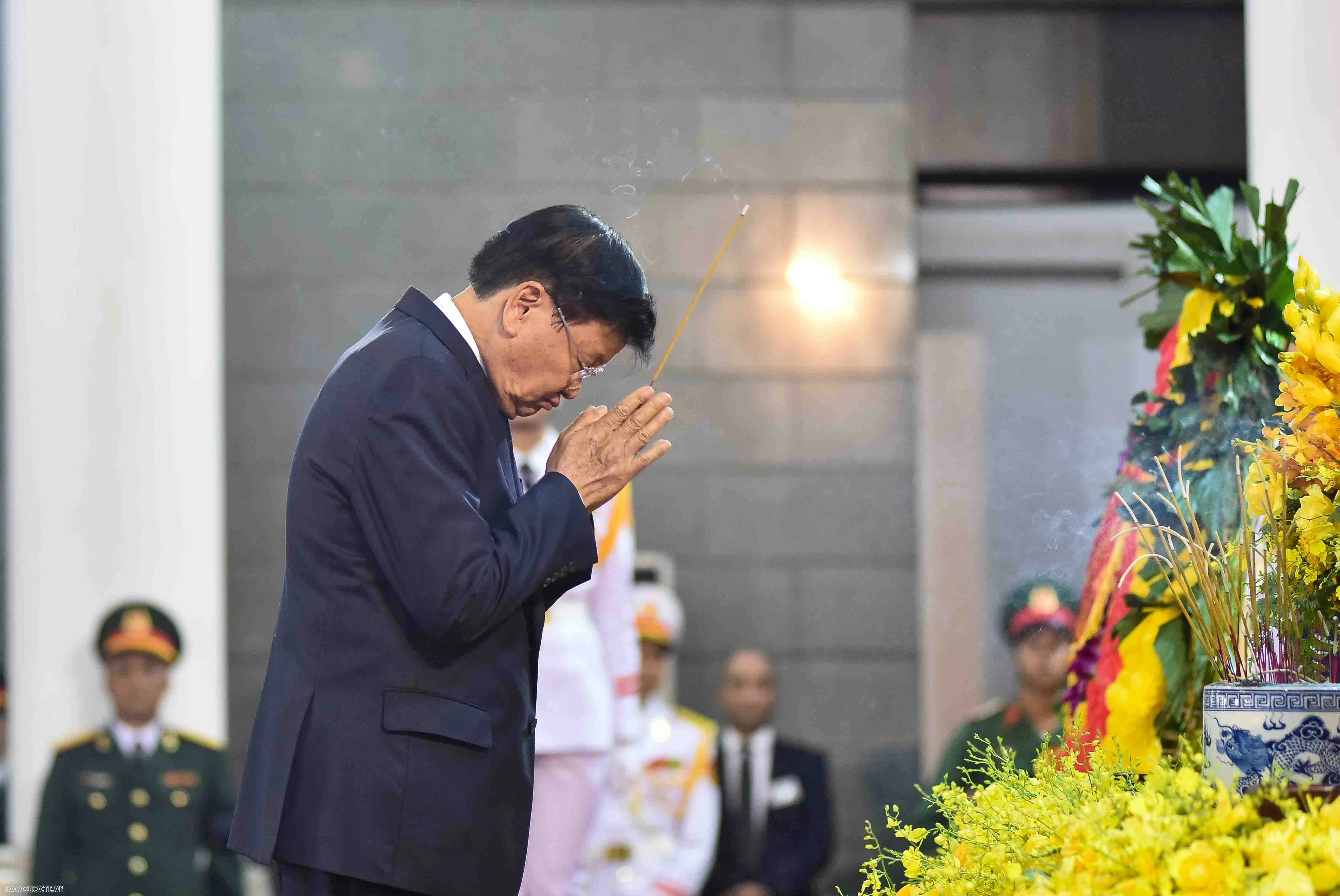 Bạn bè quốc tế tiễn biệt Tổng Bí thư Nguyễn Phú Trọng Bạn bè quốc tế tiễn biệt Tổng Bí thư Nguyễn Phú Trọng