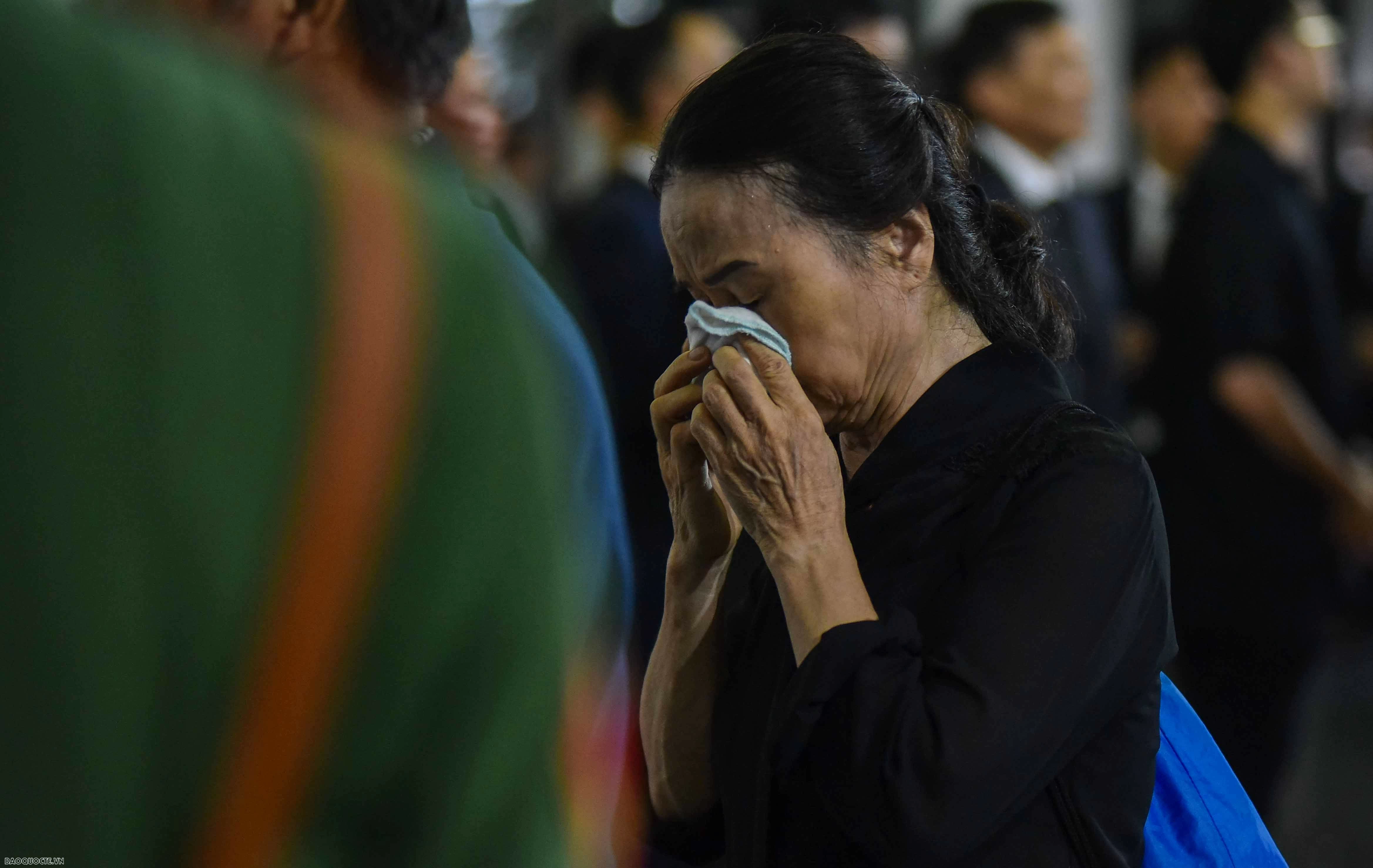 Người dân vượt gần 1.000km ra Hà Nội viếng Tổng Bí thư Nguyễn Phú Trọng Người dân vượt gần 1.000km ra Hà Nội viếng Tổng Bí thư Nguyễn Phú Trọng