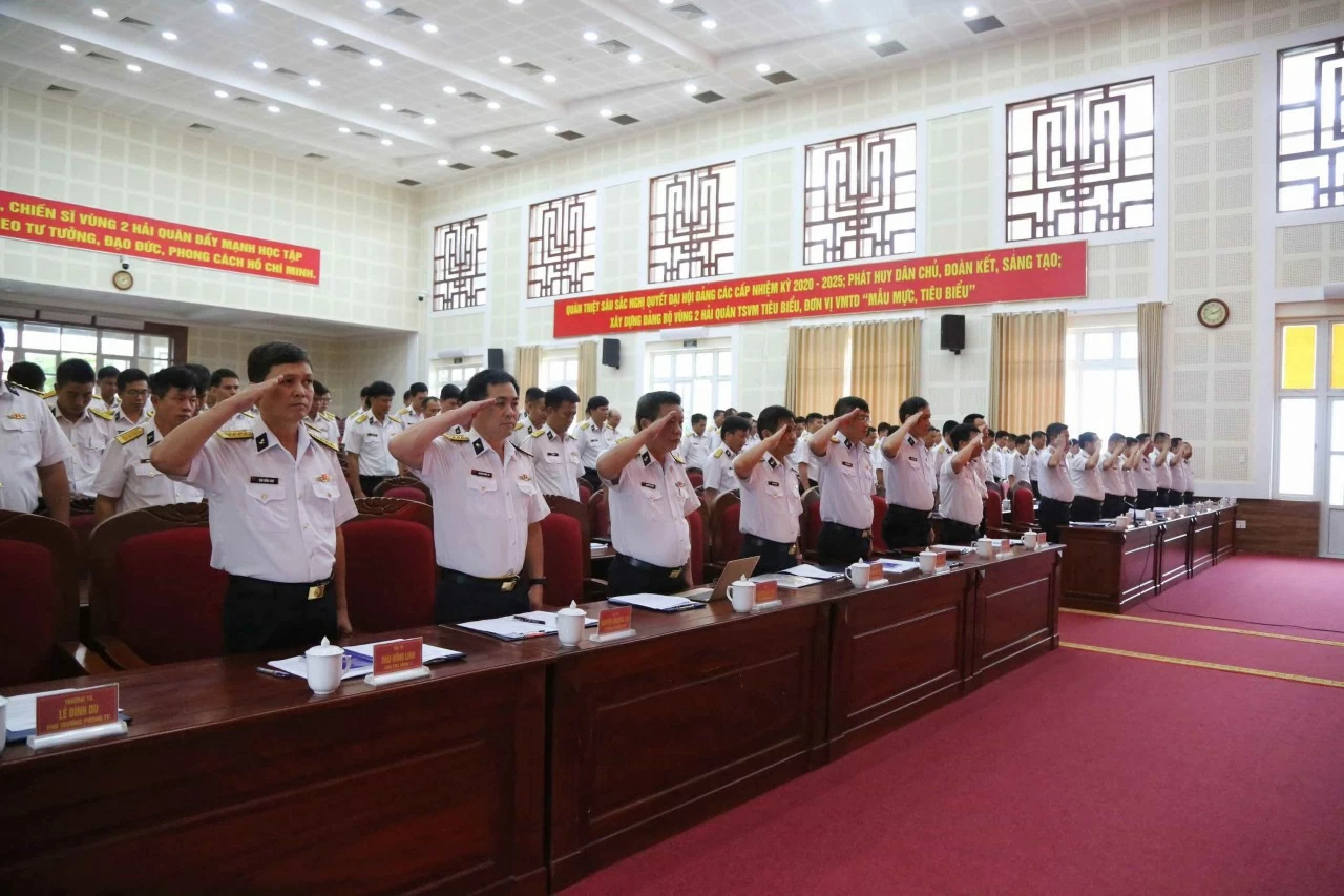 Quân chủng Hải quân sơ kết công tác chống khai thác hải sản bất hợp pháp Quân chủng Hải quân sơ kết công tác chống khai thác hải sản bất hợp pháp