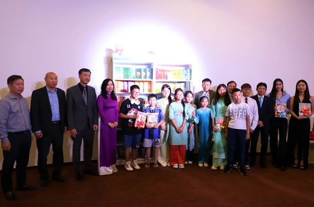 Người Việt tại Czech phát huy thế mạnh mô hình hội đoàn kiểu mẫu Người Việt tại Czech phát huy thế mạnh mô hình hội đoàn kiểu mẫu