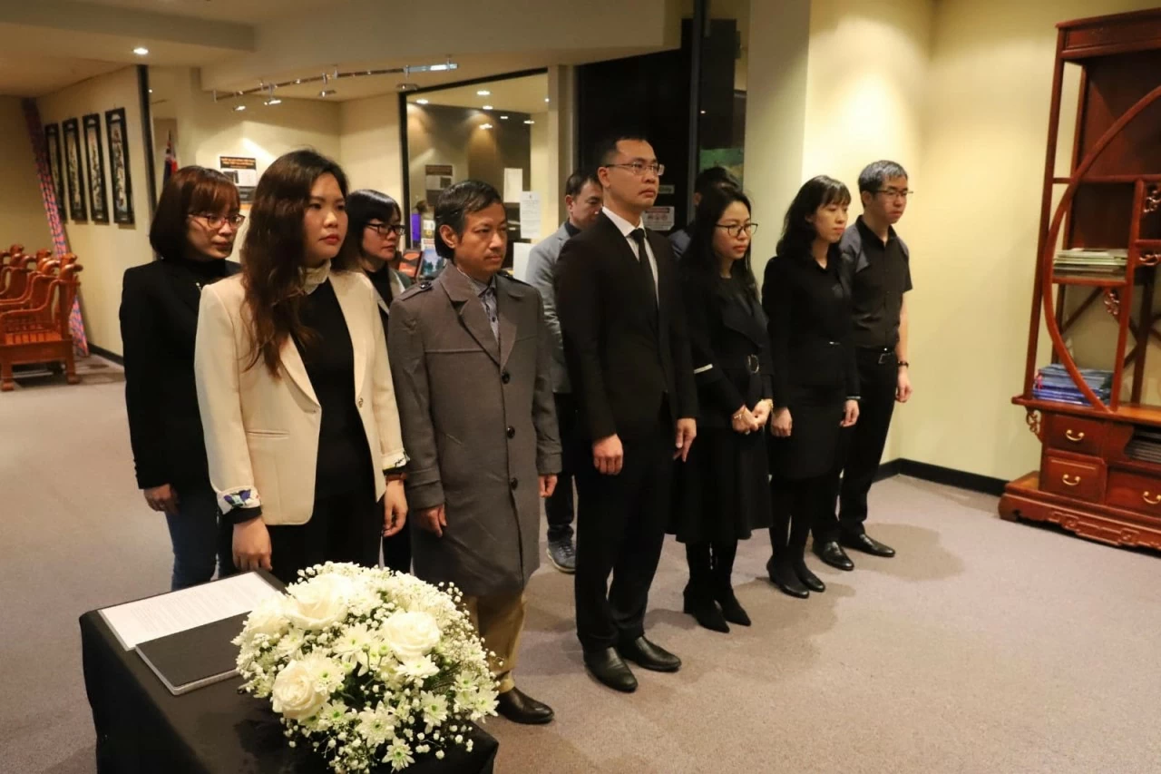 Cộng đồng người Việt và bạn bè quốc tế tại Perth kính viếng Tổng Bí thư Nguyễn Phú Trọng Cộng đồng người Việt và bạn bè quốc tế tại Perth kính viếng Tổng Bí thư Nguyễn Phú Trọng