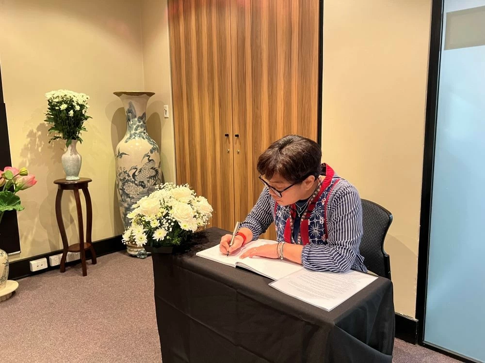 Cộng đồng người Việt và bạn bè quốc tế tại Perth kính viếng Tổng Bí thư Nguyễn Phú Trọng Cộng đồng người Việt và bạn bè quốc tế tại Perth kính viếng Tổng Bí thư Nguyễn Phú Trọng