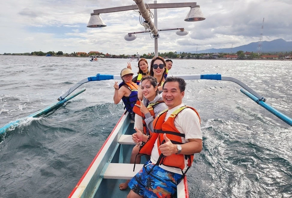 Ngắm cá heo và lặn biển Lovina: Hành trình khám phá đỉnh cao Bali Ngắm cá heo và lặn biển Lovina: Hành trình khám phá đỉnh cao Bali