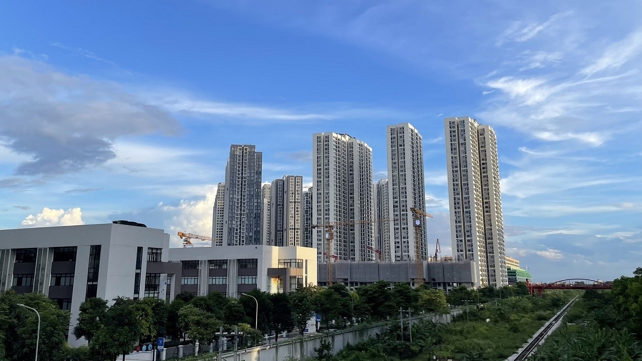 Bất động sản: Khó như sở hữu nhà Hà Nội, Hải Phòng chấn chỉnh đấu giá đất, thị trường bắt đầu chu kỳ mới, dự báo phân khúc ‘lên ngôi’