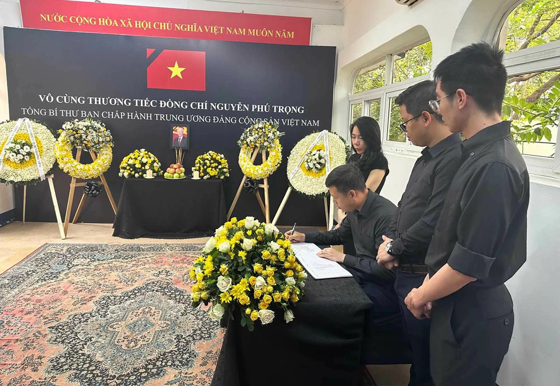 Đại sứ quán Việt Nam tại Tanzania tổ chưc lễ viếng Tổng Bí thư Nguyễn Phú Trọng Đại sứ quán Việt Nam tại Tanzania tổ chưc lễ viếng Tổng Bí thư Nguyễn Phú Trọng