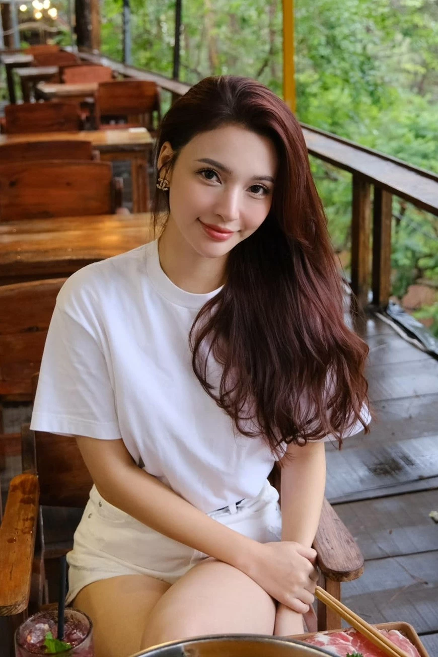 'Soi' nhan sắc nữ phụ sang chảnh trong Những nẻo đường gần xa 'Soi' nhan sắc nữ phụ sang chảnh trong Những nẻo đường gần xa