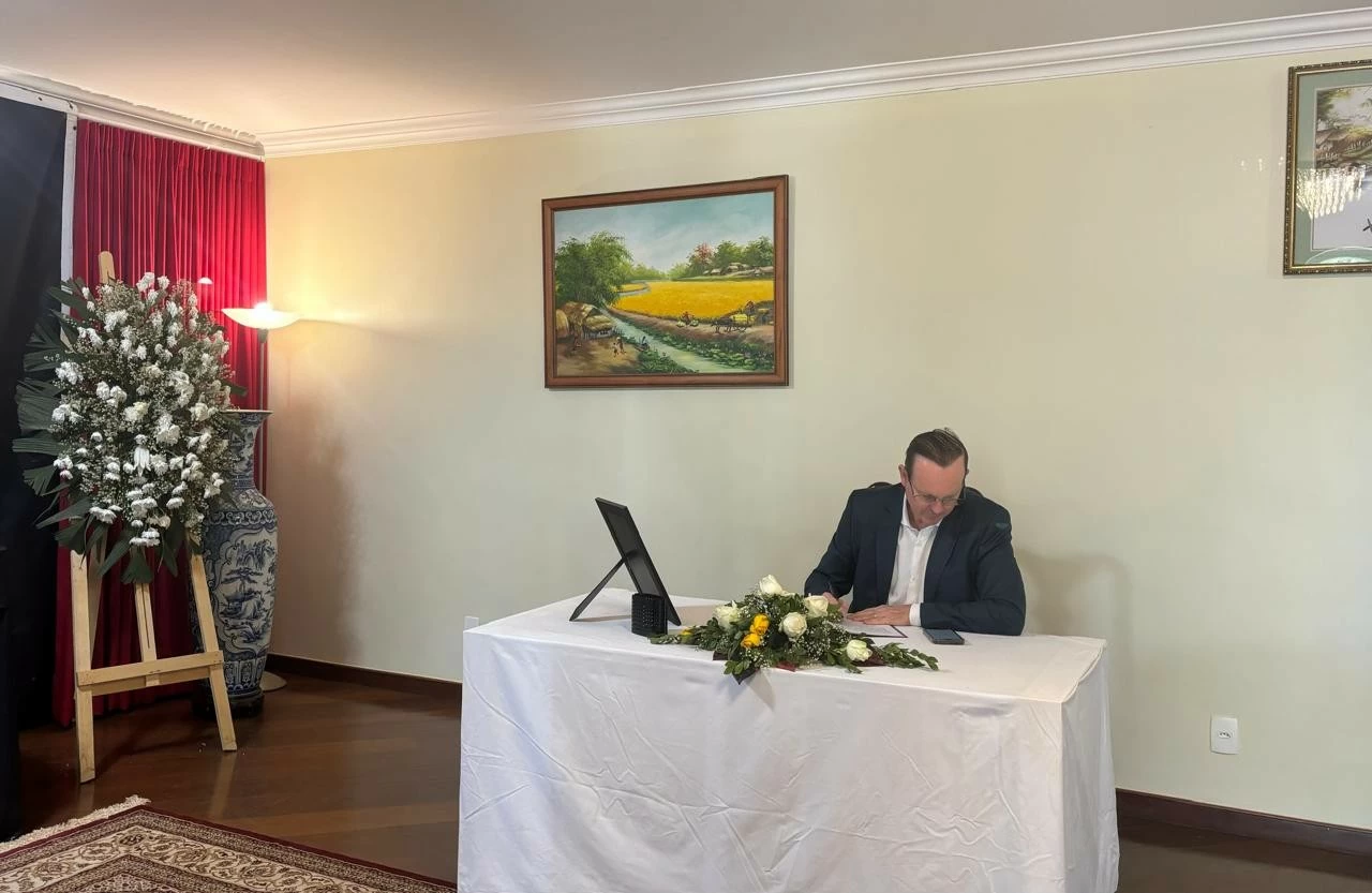 Đại sứ quán Việt Nam tại Brazil đón tiếp 40 đoàn đến viếng Tổng Bí thư Nguyễn Phú Trọng Đại sứ quán Việt Nam tại Brazil đón tiếp 40 đoàn đến viếng Tổng Bí thư Nguyễn Phú Trọng