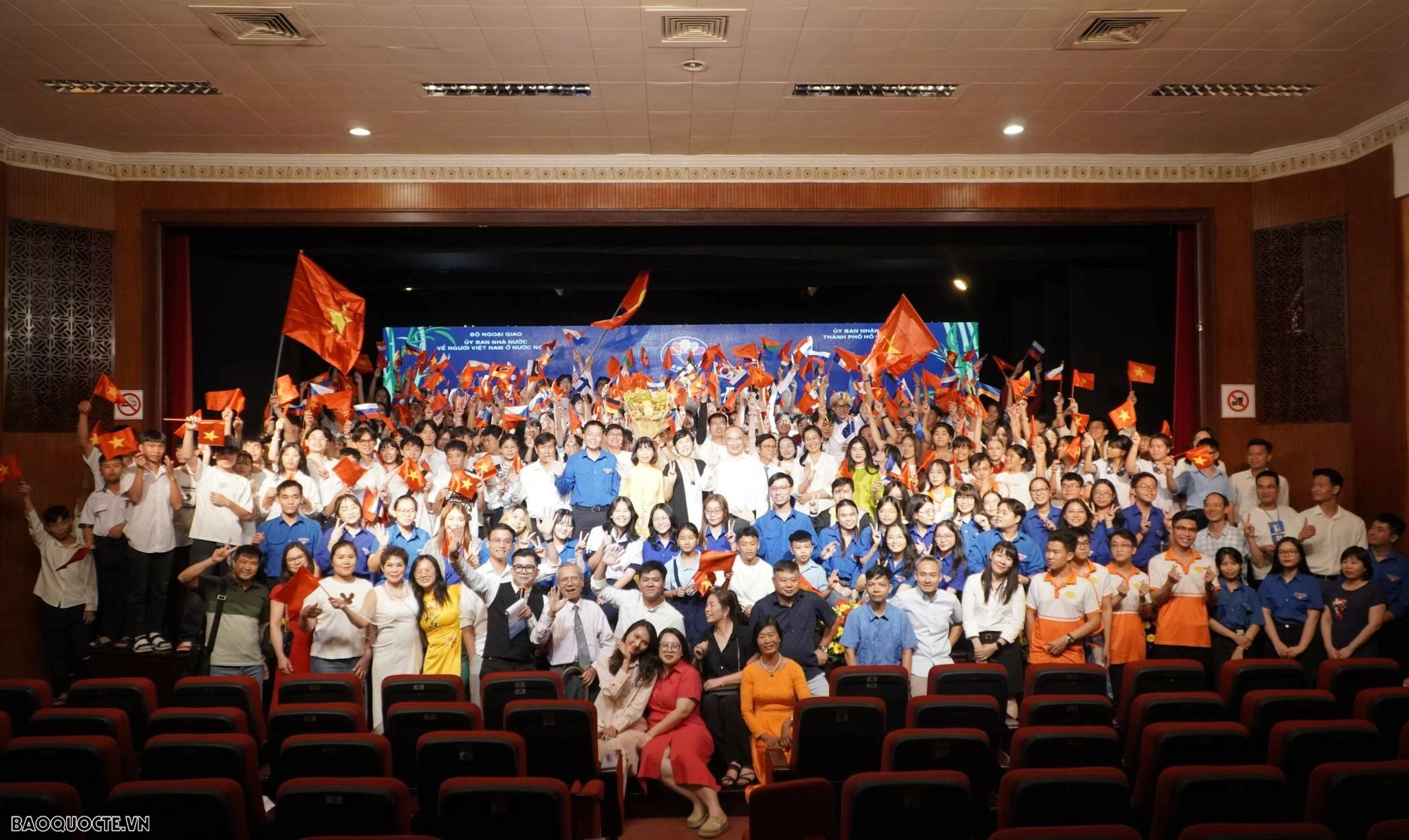 Trại hè Việt Nam 2024: Chuyến đi đầy tự hào và cảm xúc Trại hè Việt Nam 2024: Chuyến đi đầy tự hào và cảm xúc