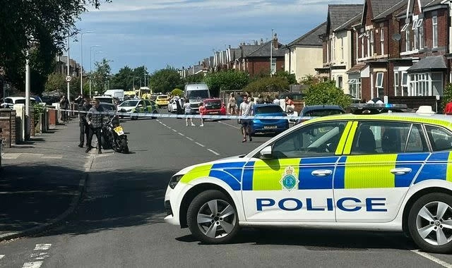 Điểm tin thế giới sáng 30/7: Argentina đe dọa xâm nhập Đại sứ quán Venezuela, Czech cảnh báo xung đột toàn cầu, tấn công bằng dao ở Anh Điểm tin thế giới sáng 30/7: Argentina đe dọa xâm nhập Đại sứ quán Venezuela, Czech cảnh báo xung đột toàn cầu, tấn công bằng dao ở Anh