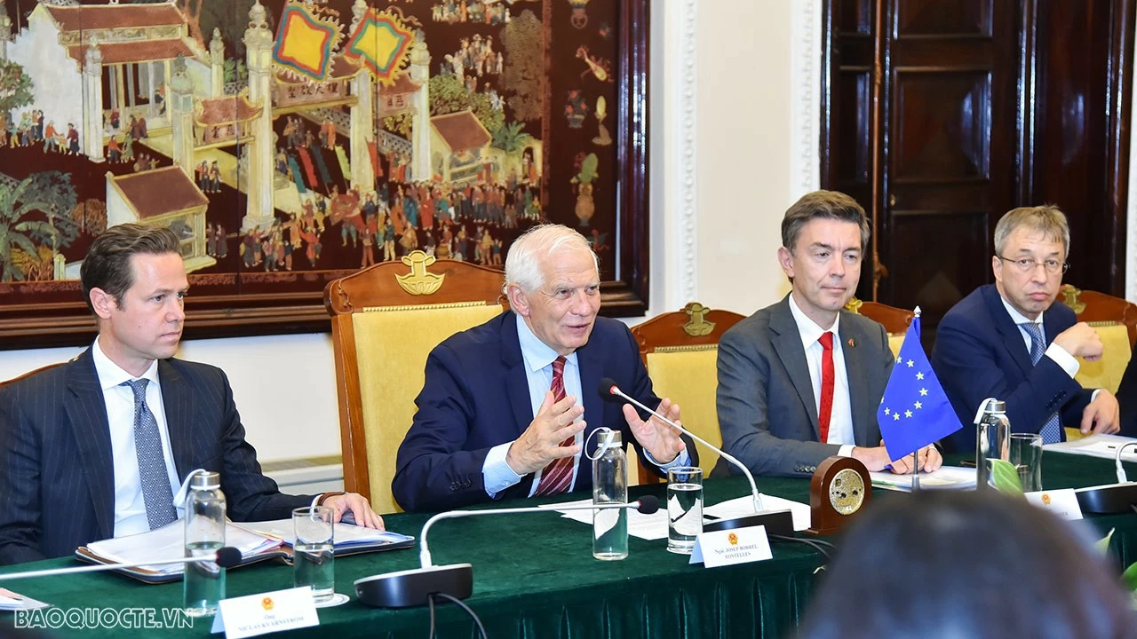 Bộ trưởng Ngoại giao Bùi Thanh Sơn đón, hội đàm với Phó Chủ tịch Ủy ban châu Âu Josep Borrell Fontelles Bộ trưởng Ngoại giao Bùi Thanh Sơn đón, hội đàm với Phó Chủ tịch Ủy ban châu Âu Josep Borrell Fontelles