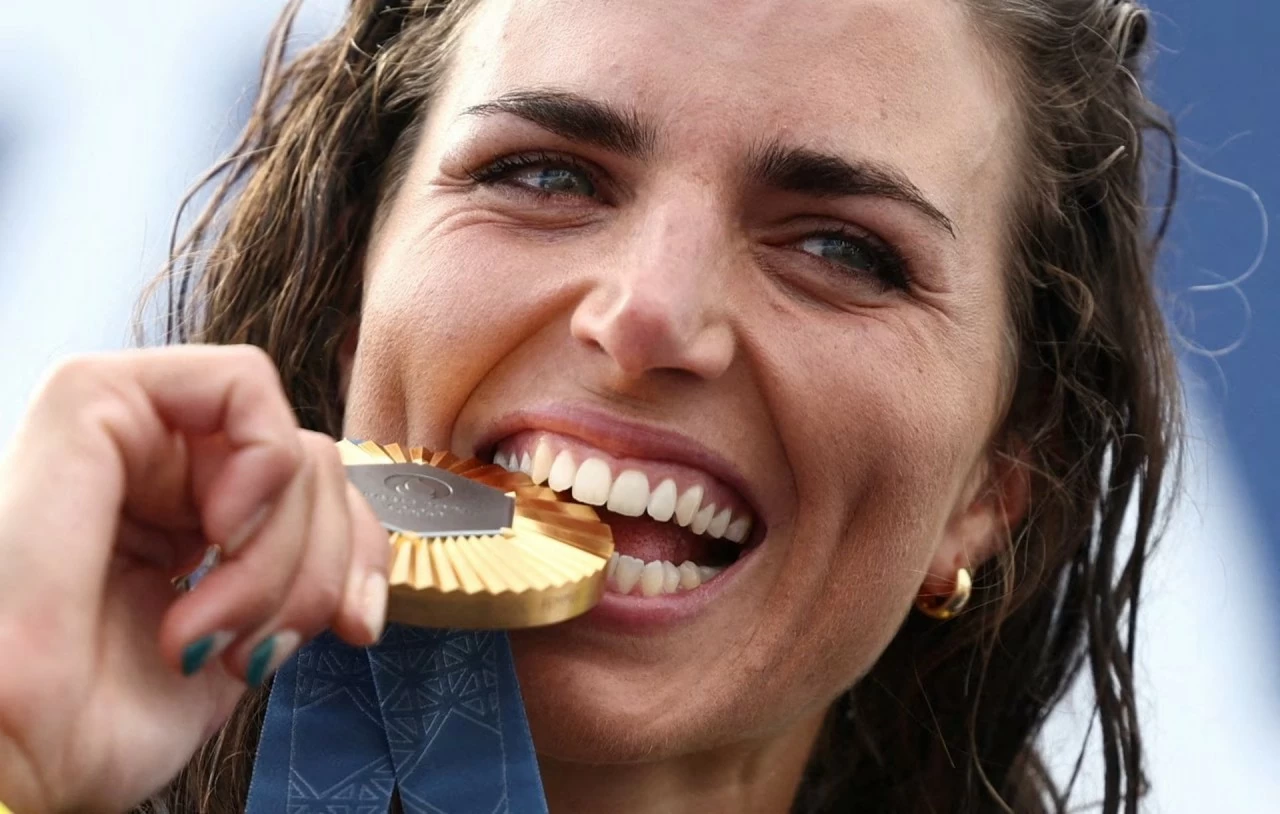 Những khoảnh khắc vàng đầu tiên tại Olympic 2024 Những khoảnh khắc vàng đầu tiên tại Olympic 2024