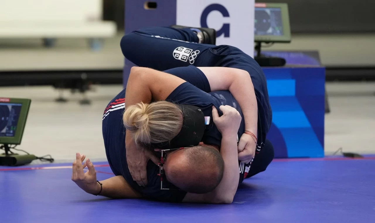 Những khoảnh khắc vàng đầu tiên tại Olympic 2024 Những khoảnh khắc vàng đầu tiên tại Olympic 2024