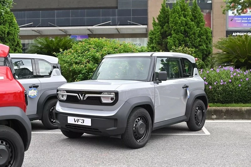 Cận cảnh xe điện VinFast VF3 bản thương mại vừa bàn giao cho khách hàng Cận cảnh xe điện VinFast VF3 bản thương mại vừa bàn giao cho khách hàng