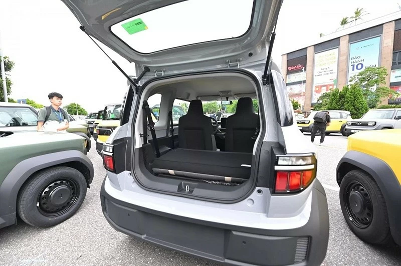 Cận cảnh xe điện VinFast VF3 bản thương mại vừa bàn giao cho khách hàng Cận cảnh xe điện VinFast VF3 bản thương mại vừa bàn giao cho khách hàng