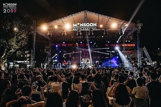 Công nghiệp văn hóa đừng chạy theo thị hiếu tầm thường Công nghiệp văn hóa đừng chạy theo thị hiếu tầm thường