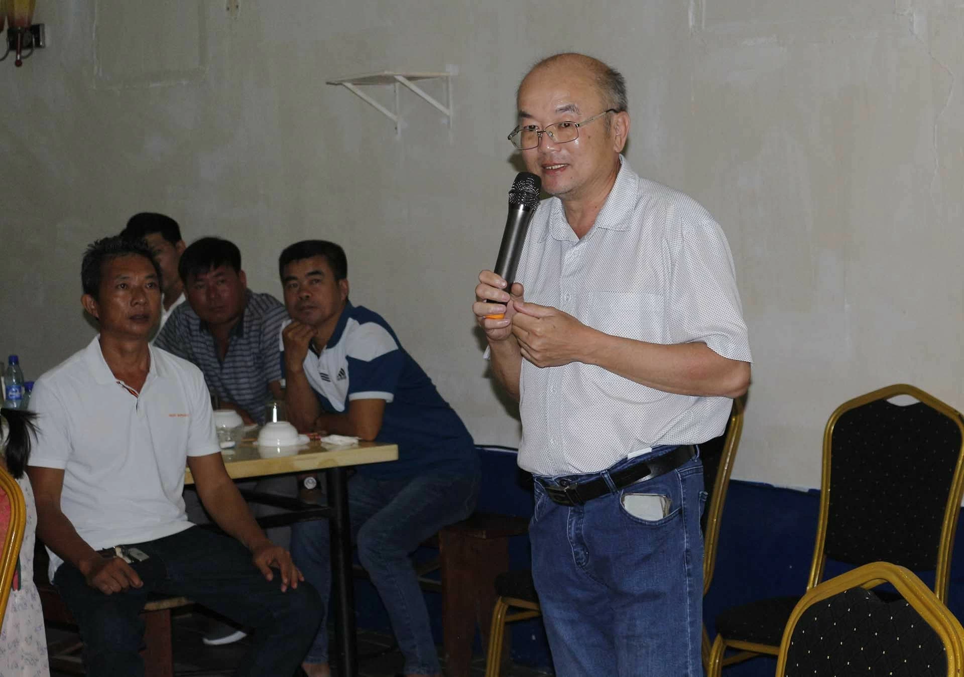 Đại sứ Bùi Văn Nghị trình Thư ủy nhiệm lên Tổng thống Cộng hòa Suriname Đại sứ Bùi Văn Nghị trình Thư ủy nhiệm lên Tổng thống Cộng hòa Suriname