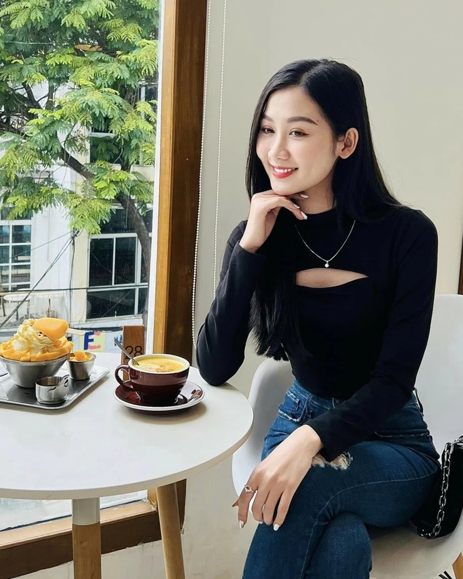 Nhan sắc đời thường phúc hậu của tân Hoa hậu bình Việt Nam Võ Lê Quế Anh Nhan sắc đời thường phúc hậu của tân Hoa hậu bình Việt Nam Võ Lê Quế Anh