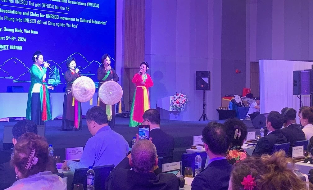 Việt Nam chung tay cùng Liên hiệp các Hội UNESCO Thế giới phát triển công nghiệp văn hoá Việt Nam chung tay cùng Liên hiệp các hội UNESCO thế giới phát triển công nghiệp văn hoá