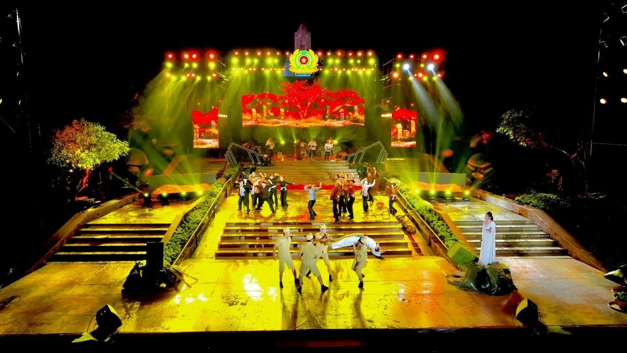 Chương trình giao lưu nghệ thuật 'Giữ trọn lời thề - Nối những dòng sông' Chương trình giao lưu nghệ thuật 'Giữ trọn lời thề - Nối những dòng sông'