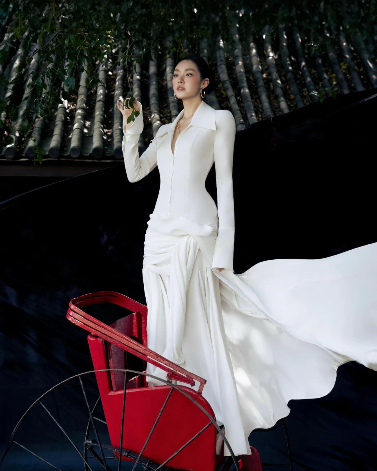 Á hậu Tường San Á hậu Tường San khoe sắc vóc gợi cảm, trẻ trung tuổi 24