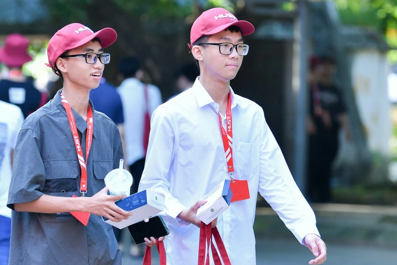 Thời gian dự kiến công bố điểm chuẩn đại học 2024 của ĐH Bách khoa Hà Nội, Trường ĐH Kinh tế quốc dân Thời gian dự kiến công bố điểm chuẩn đại học 2024 của ĐH Bách khoa Hà Nội, Trường ĐH Kinh tế quốc dân