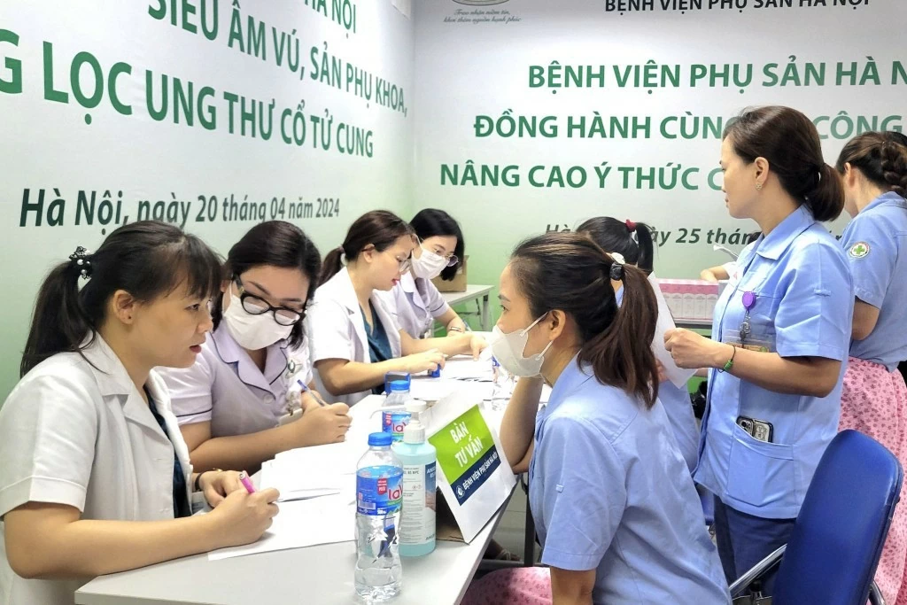 Bảo vệ quyền của người lao động ở Việt Nam hiện nay Bảo vệ quyền của người lao động ở Việt Nam hiện nay